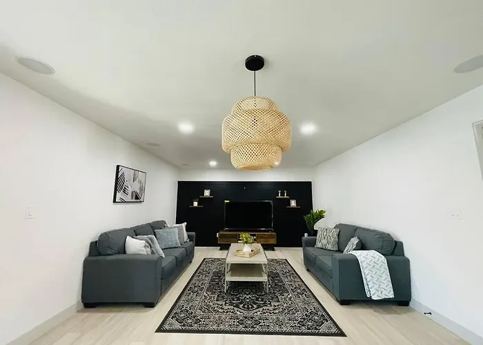 Ferienhaus Stylish In The Heart Of W/ Private Pool Tempe