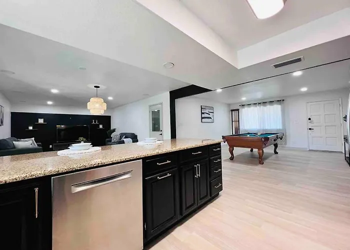 Stylish In The Heart Of W/ Private Pool *