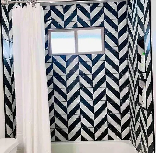 Stylish In The Heart Of W/ Private Pool Ferienhaus Tempe